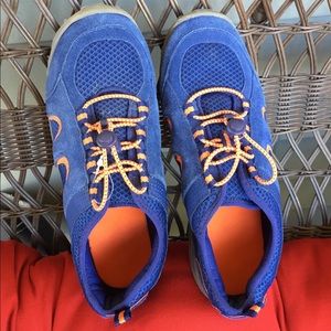 Lands’ End youth shoes